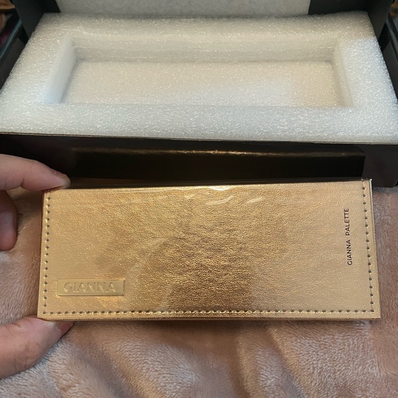 Adept Gianna Discontinued NIB Contour & Highlighter Palette - Picture 3 of 6